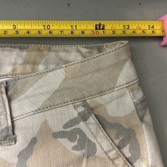 BDG Camo Jeans - Picture 8 of 10